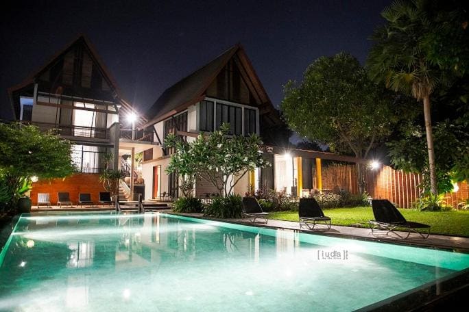Iudia Hotel Ayutthaya Riverfront