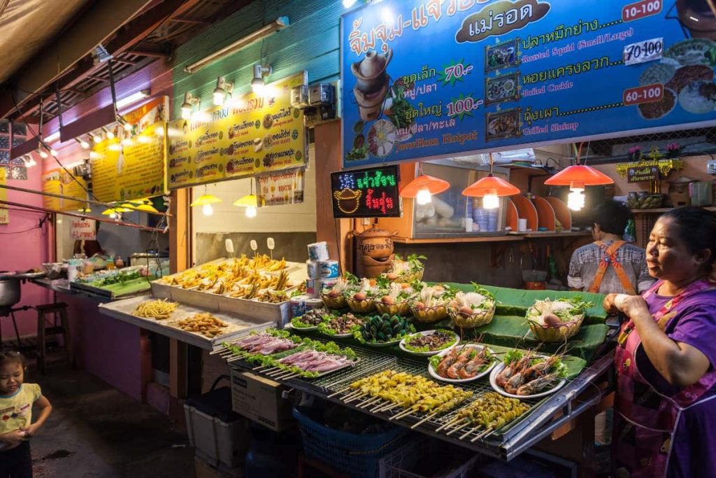 night bazaar chiang rai