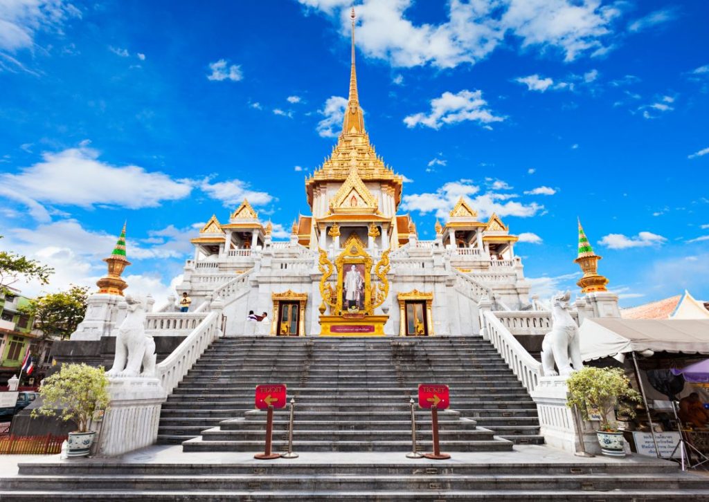 temple Wat Traimit
