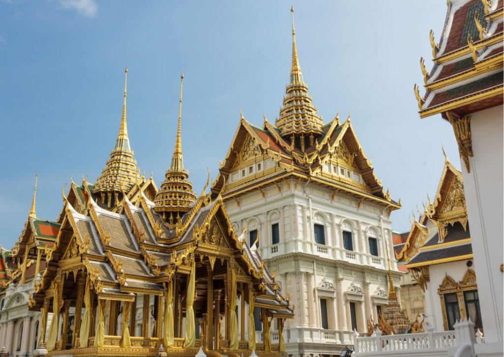 Architecture thaïlandaise et influences européennes au Palais Royal de Bangkok