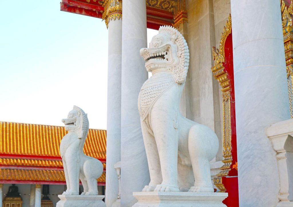 Singhas(lions) à l'entrée