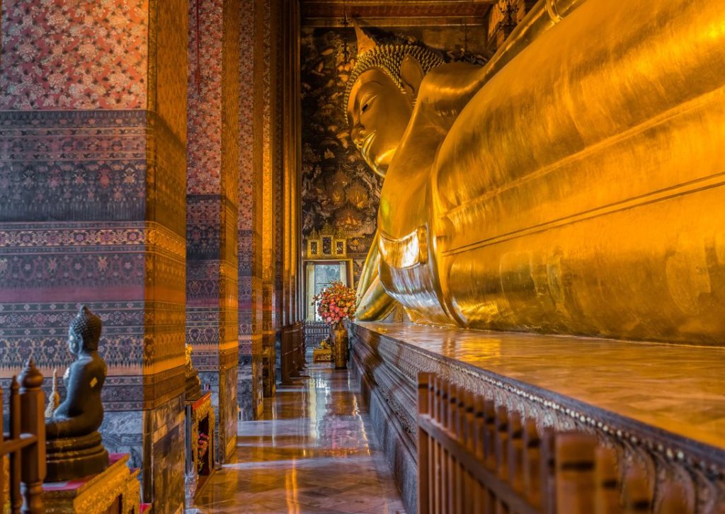 Statue du Bouddha couché