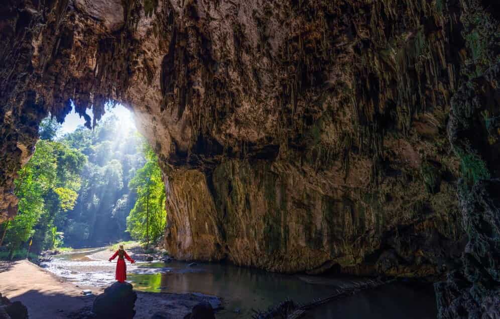 tham-lod-cave (1)